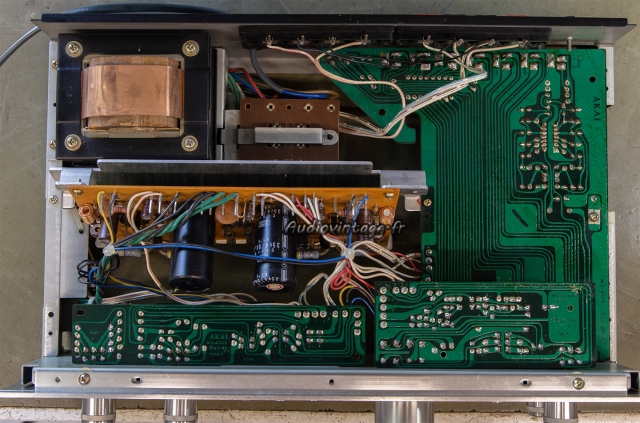 Akai AM-2200 : terminé.