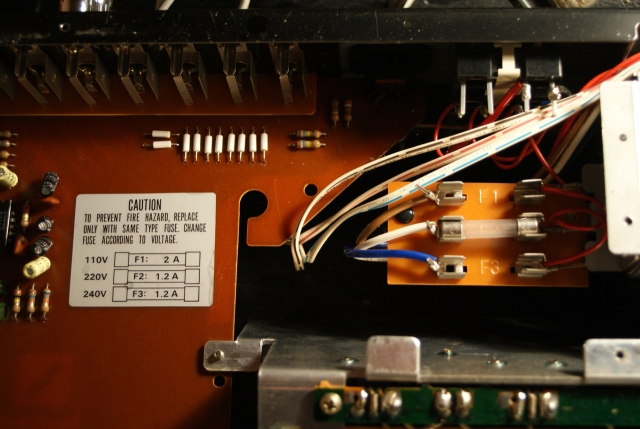 Akai AM-2200