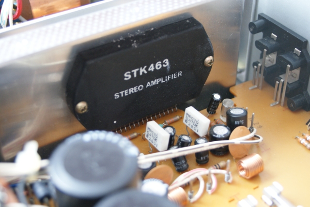 Akai AM-2250
