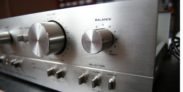 Akai AM-2250