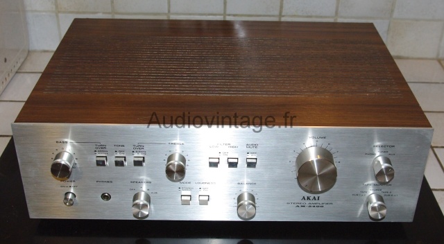 Akai AM-2400 de MAD