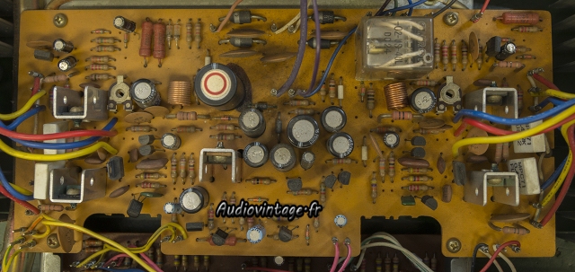 Akai AM-2600
