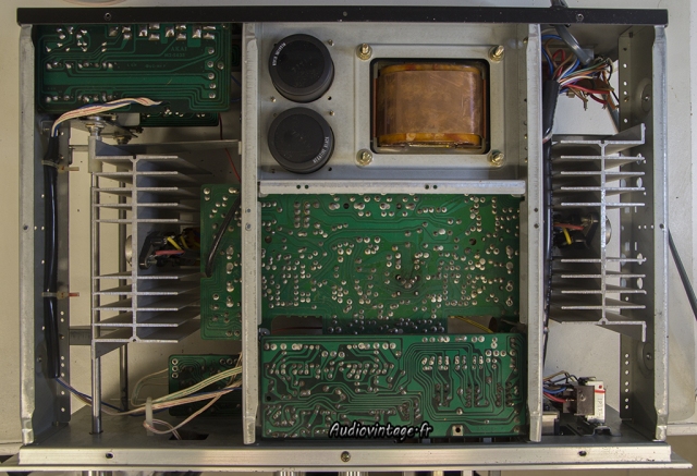 Akai AM-2600