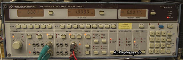 Akai AM-2600