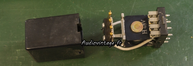 Akai AM-2850
