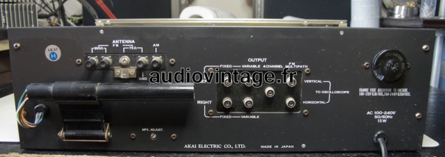 Akai AT-580