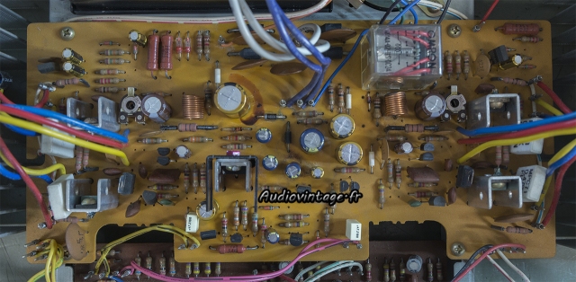 Akai AM-2600 : circuit principal révisé.