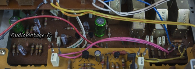 Akai AM-2600 : circuit de tonalité/filtres révisé.