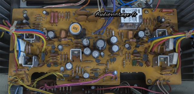 Akai AM-2600 : circuit principal à réparer et à réviser