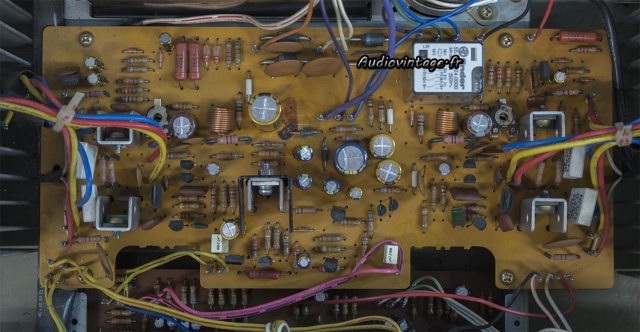 Akai AM-2600 : circuit principal réparé et révisé.