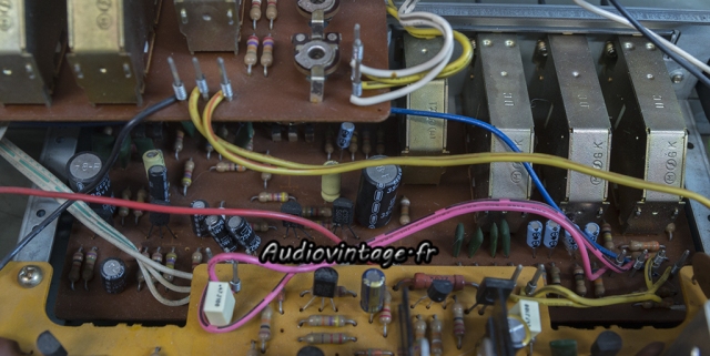 Akai AM-2600 : circuit tonalité/filtres à réviser.