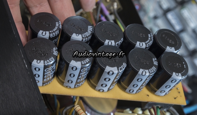 Audioanalyse A9 : condensateurs de filtrage alim neufs.