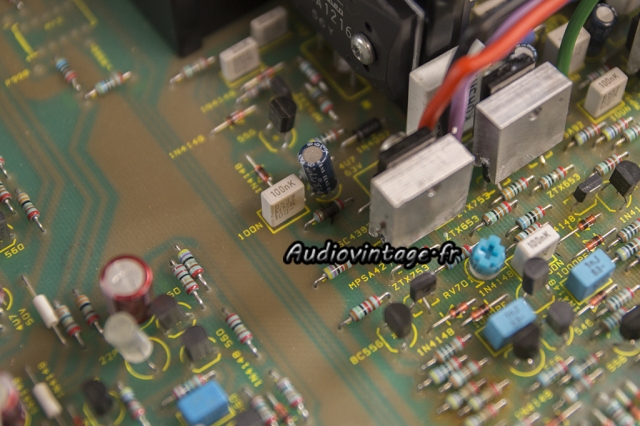 Audiolab 8000A : dégats.