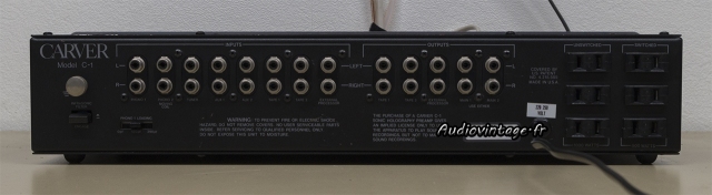 Carver C-1 : connectique.