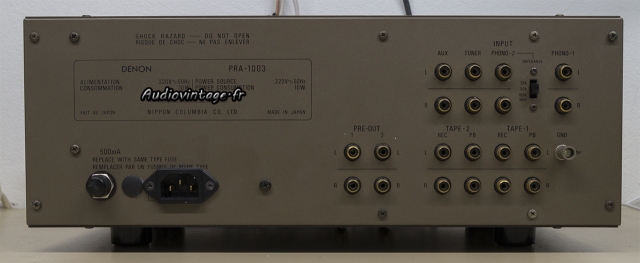 Denon PRA-1003 : connectique complète et de qualité.