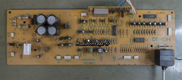 Denon PRA-2000Z : circuit "digital" à réviser.