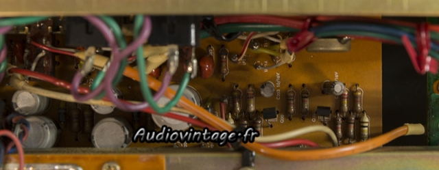 Harman Kardon A401 : circuit control/volume/mode à réviser.