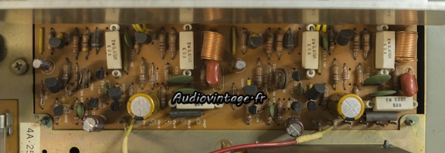 Harman Kardon A401 : circuit d'amplification révisé.