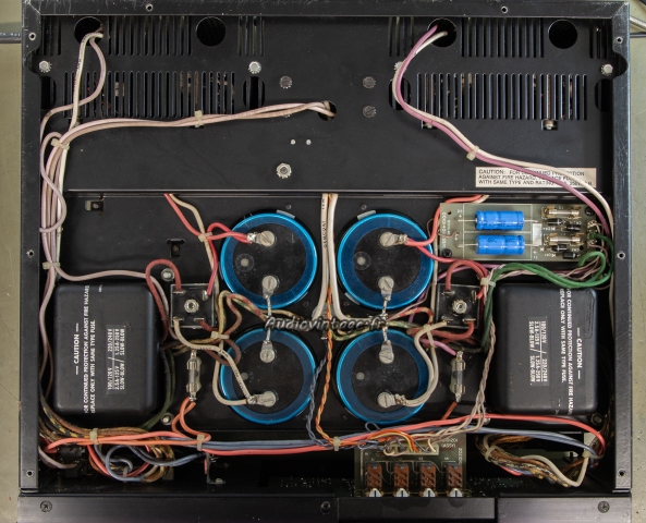 Harman Kardon Citation 19 : condensateurs chimiques neufs.