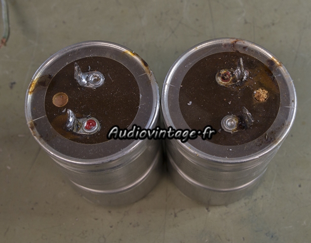 Harman Kardon TA600 : condensateurs HS.