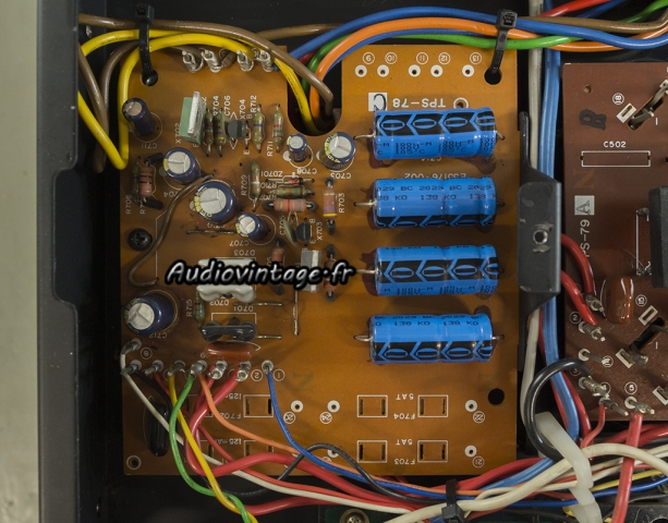JVC M-3030 : alimentation révisée.