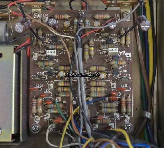 JVC MCA-104Z : circuit phono révisé.