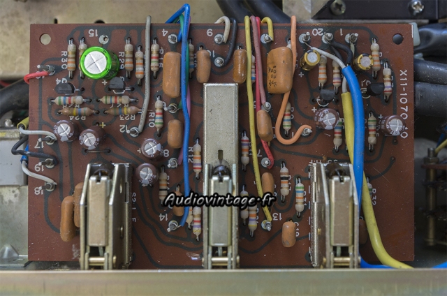 Kenwood KA-4004 : circuit de tonalité révisé.