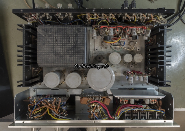 Kenwood KA-6000 : sans les blindages.