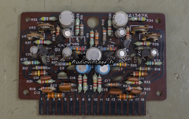 Kenwood KA-6000 : circuit phono à réviser.