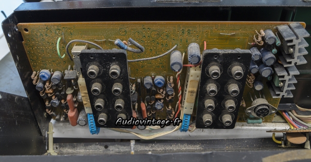 Kenwood KA-8011 : circuit phono  à revoir.