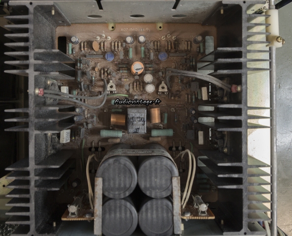 Kenwood KA-8100 : circuit principal à réviser.