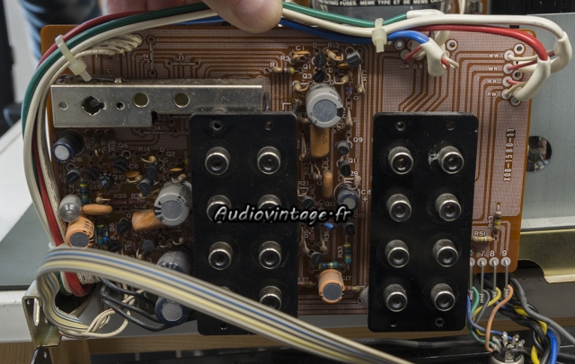 Kenwood KA-8100 : circuit phono à revoir.