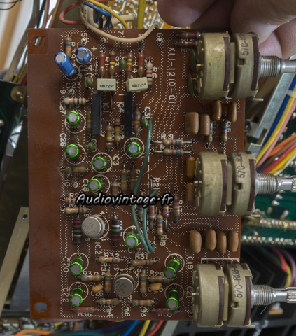 Kenwood KR-9400 : circuit tonalité révisé.
