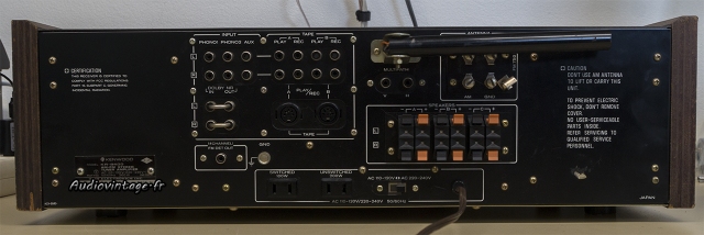 Kenwood KR-9400 : connectique.