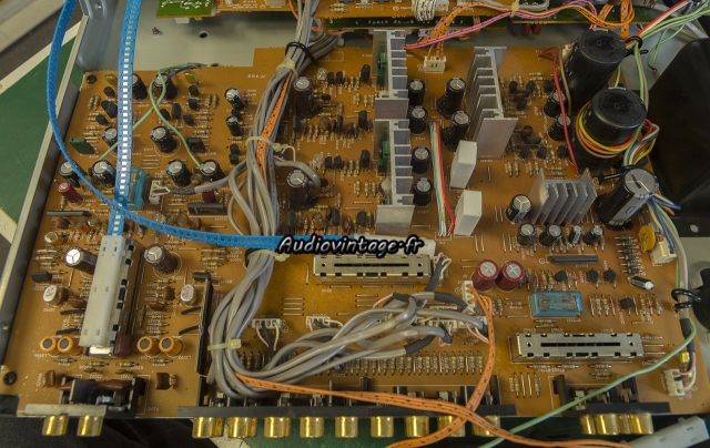 Luxman C-03