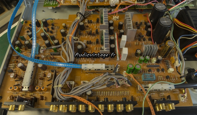 Luxman C-03