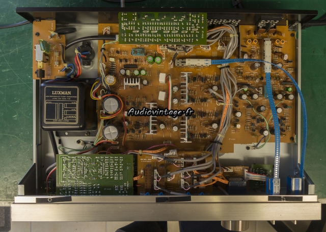 Luxman C-03