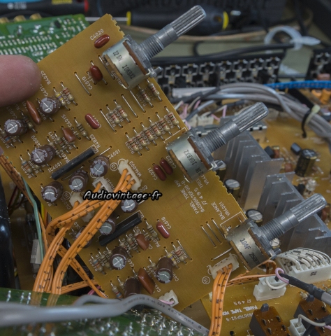 Luxman C-03B : circuit de tonalité révisé.