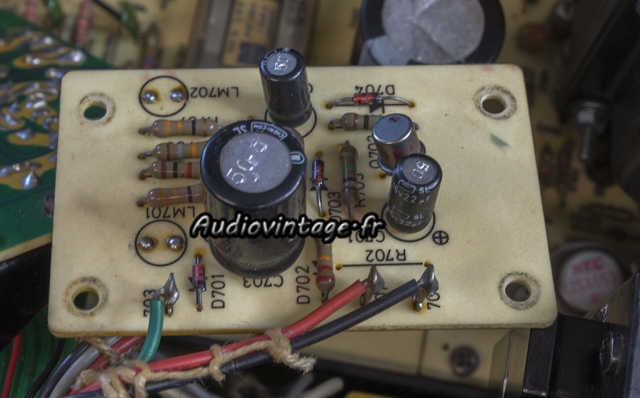 Luxman C-1000 : circuit "éclairage" à revoir.