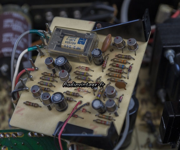Luxman C-1000 : circuit muting  à revoir.