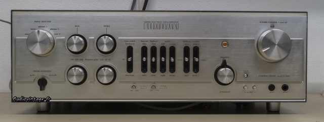 Luxman C-1000 : un très bon préampli avec une présentation luxueuse.