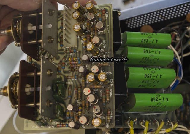 Luxman C-1000 : circuit de tonalité révisé.
