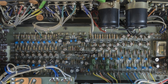 Luxman C-1000 : circuit principal à réviser.