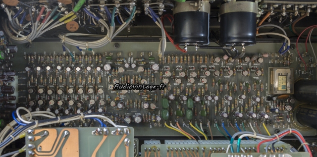 Luxman C-1000 : circuit principal révisé.