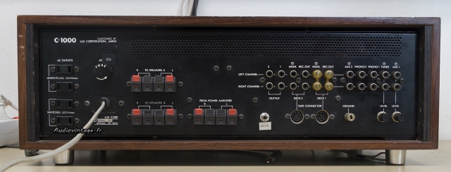 Luxman C-1000 : connectique.
