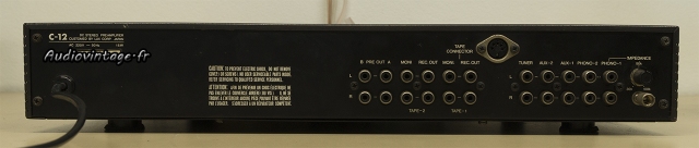 Luxman C-12 : connectique.