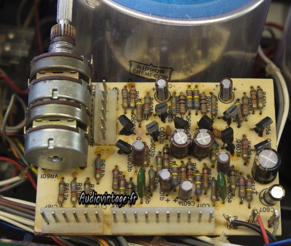 Luxman L-100