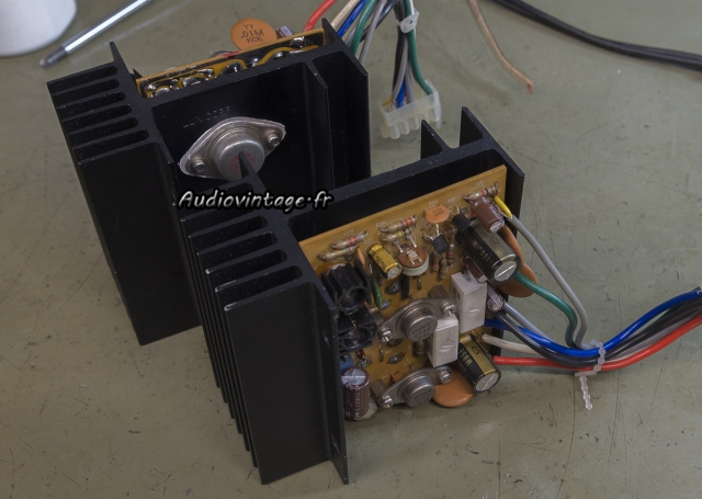 Luxman L-309 : circuits d'amplification révisé.