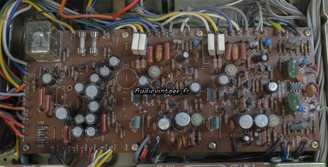 Luxman L-81 : circuit principal à réviser.