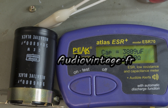 Luxman L-81 : condensateur kaput !